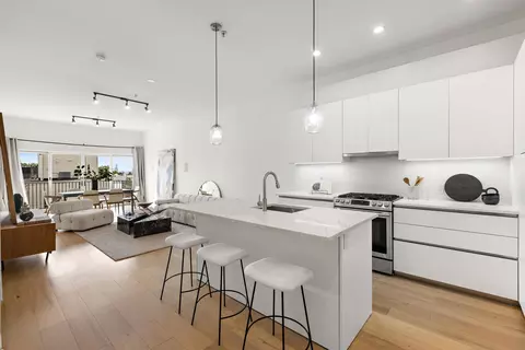 194 Cambridge Ave #3, Jersey City, NJ 07307