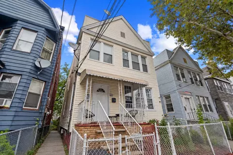 42 New St, Jersey City, NJ 07305