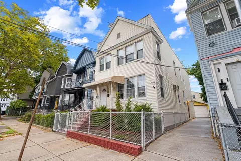 42 New St, Jersey City, NJ 07305