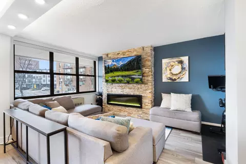 7000 Blvd E #19C, Guttenberg, NJ 07093
