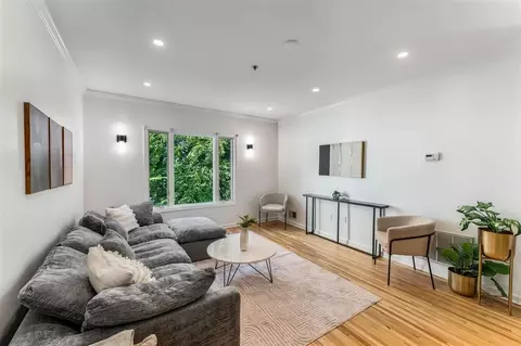 508 1st St #2W, Hoboken, NJ 07030