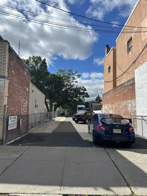 1207 7th St, North Bergen, NJ 07047