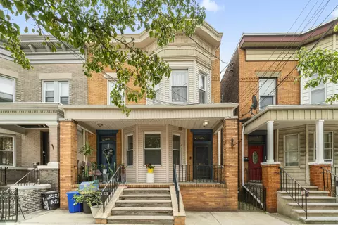 2124 New York Ave, Union City, NJ 07087