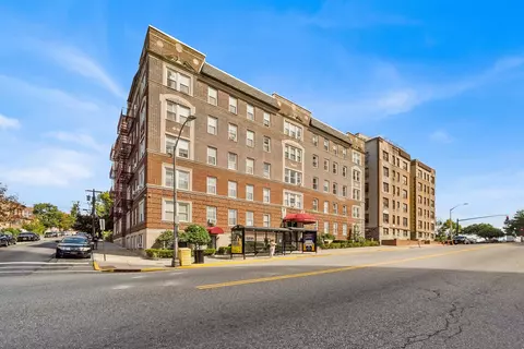 6045 Blvd E #4B, West New York, NJ 07093