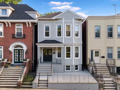 19 Thorne St, Jersey City, NJ 07307