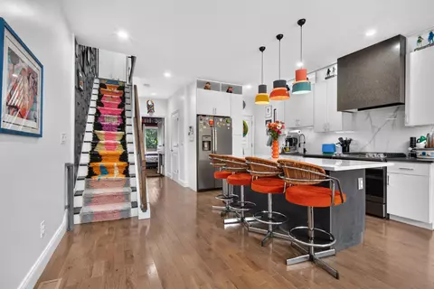106 Astor Pl, Jersey City, NJ 07304
