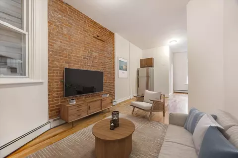 147 New York Ave #2L, Jersey City, NJ 07307