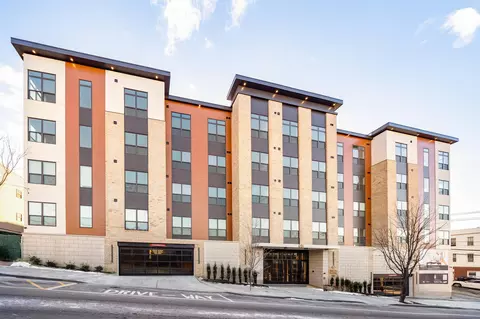 649 38th St #305, Union City, NJ 07087