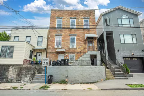 132 Terrace Ave, Jersey City, NJ 07307