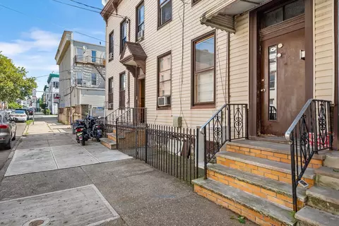 34 Concord St, Jersey City, NJ 07306