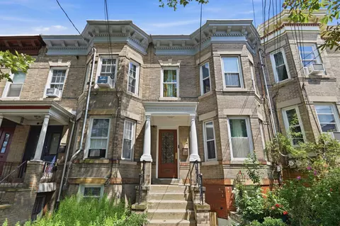 112 Beach St, Jersey City, NJ 07307