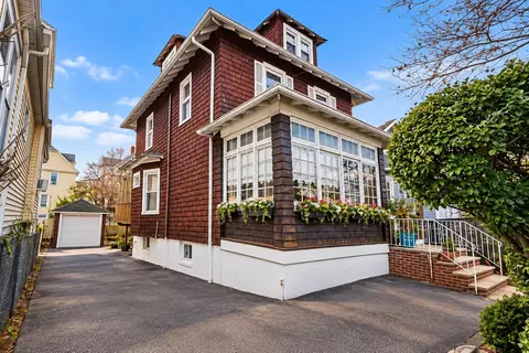 233 76th St, North Bergen, NJ 07047