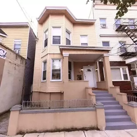 709 22nd St, Union City, NJ 07087