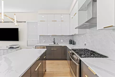 93 Pearsall Ave #1-2, Jersey City, NJ 07305