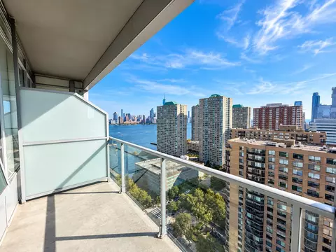 20 Newport Pkwy #2702, Jersey City, NJ 07310