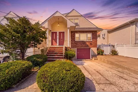 81 Country Village Rd, Jersey City, NJ 07305