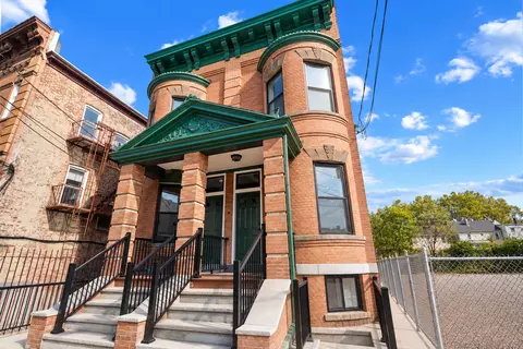 124 Lexington Ave # A, Jersey City, NJ 07304