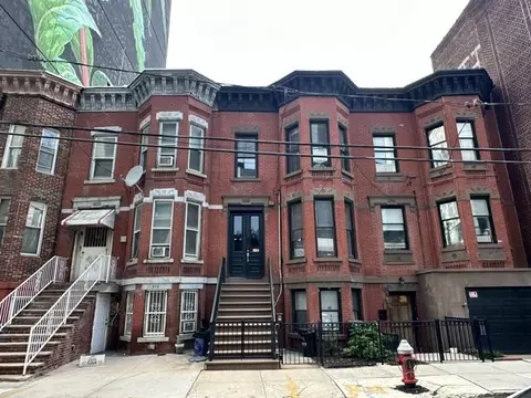 22 Cottage St, Jersey City, NJ 07306