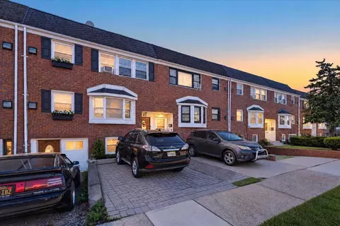 21 Crossgate Rd, Jersey City, NJ 07305