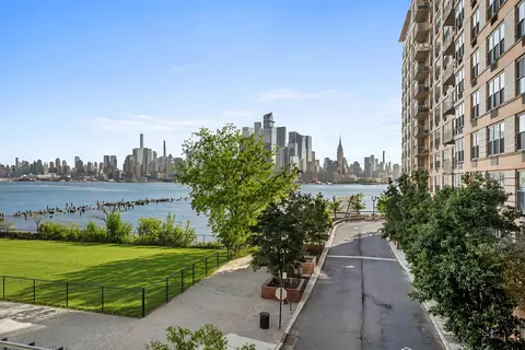 1425 Hudson St #3L, Hoboken, NJ 07030