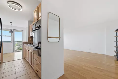6600 Blvd E #22F, West New York, NJ 07093
