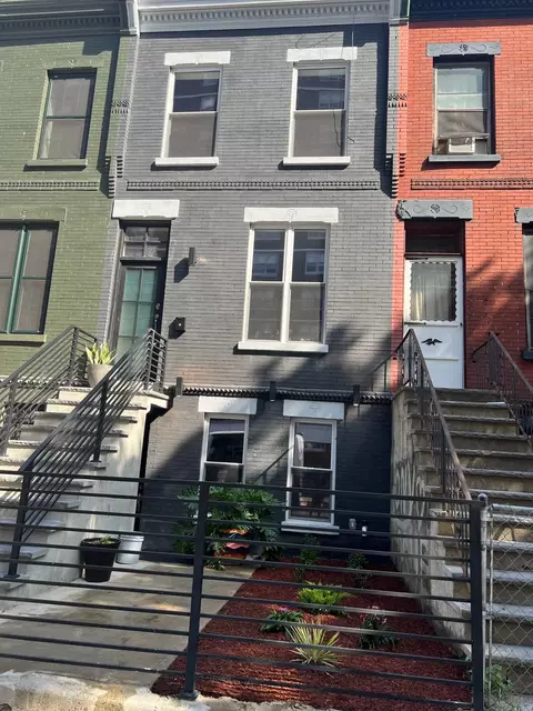 812 Ocean Ave, Jersey City, NJ 07304