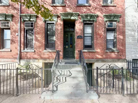 372 2nd St #4L, Jersey City, NJ 07302