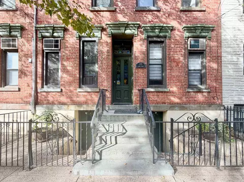 372 2nd St #4L, Jersey City, NJ 07302