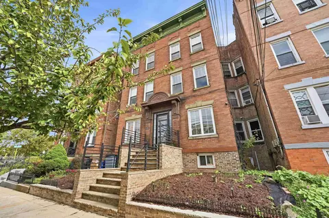 270 Hancock Ave #5, Jersey City, NJ 07307