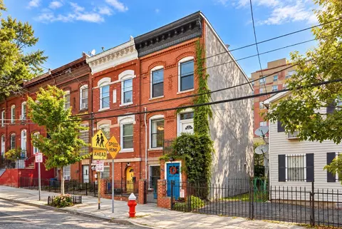 88 Jewett Ave, Jersey City, NJ 07304