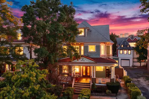 38 Bentley Ave, Jersey City, NJ 07304