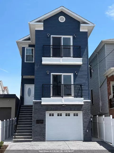 47 Cottage St, Bayonne, NJ 07002