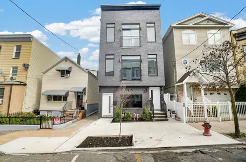 34 Thorne St #1, Jersey City, NJ 07307