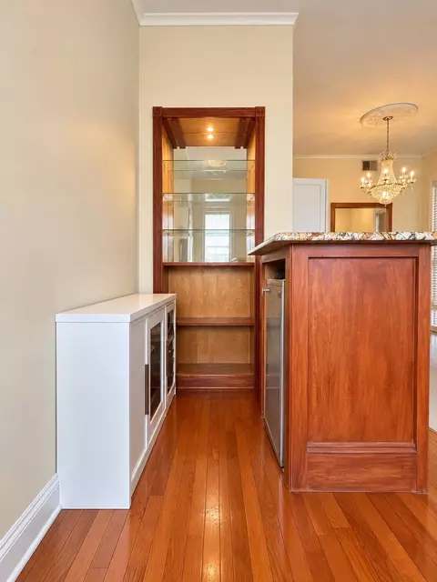 907 Summit Ave, Jersey City, NJ 07307