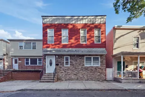 14 Meadow St, Bayonne, NJ 07002
