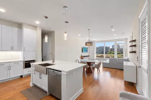 3 Somerset Ln #504, Edgewater, NJ 07020