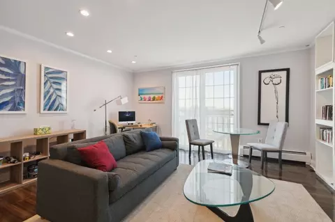 100 Shearwater Ct E #32, Jersey City, NJ 07305