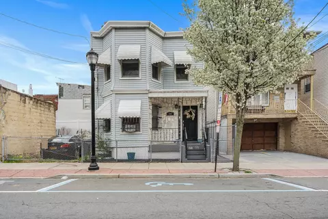 306 Bergenline Ave, Union City, NJ 07087