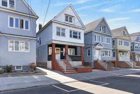 160 W 9th St, Bayonne, NJ 07002