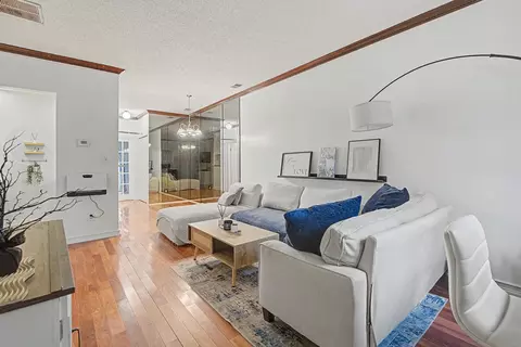 111 Cottonwood St, Jersey City, NJ 07305