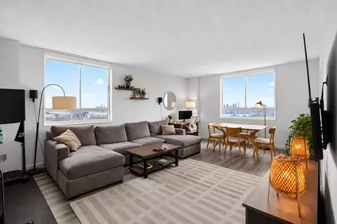 100 Manhattan Ave #1613, Union City, NJ 07087