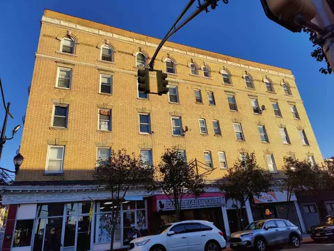 1614 Summit Ave #203, Union City, NJ 07087