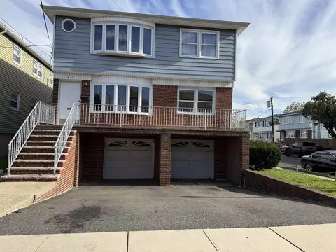 214 Avenue F, Bayonne, NJ 07002