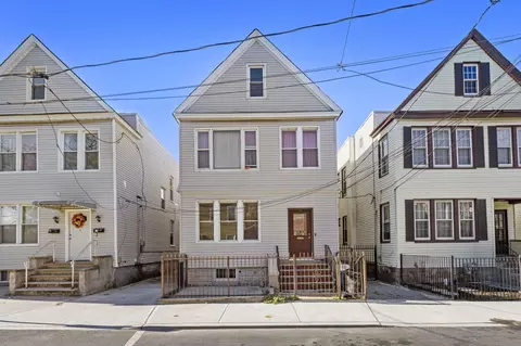 7 Vreeland Ter, Jersey City, NJ 07305