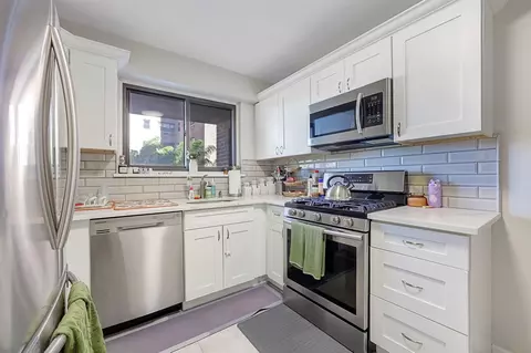 8800 Blvd E #2M, North Bergen, NJ 07047