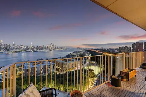 6040 Blvd E # 18-C, West New York, NJ 07093