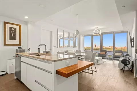 320 Adolphus Ave #317, Cliffside Park, NJ 07010