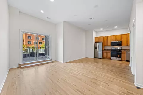 673 Bergen Ave #302, Jersey City, NJ 07304