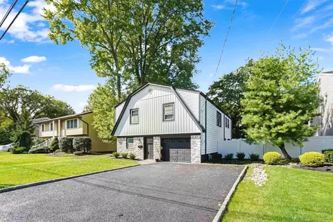 26 Pavonia Ave, Emerson, NJ 07630
