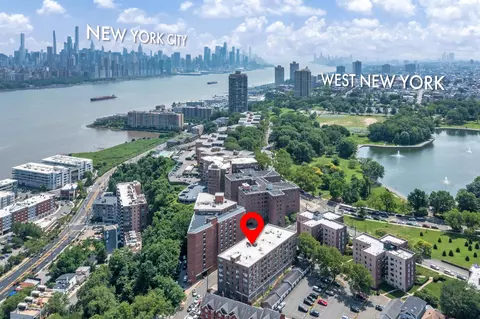 9019 Wall St #3E, North Bergen, NJ 07047